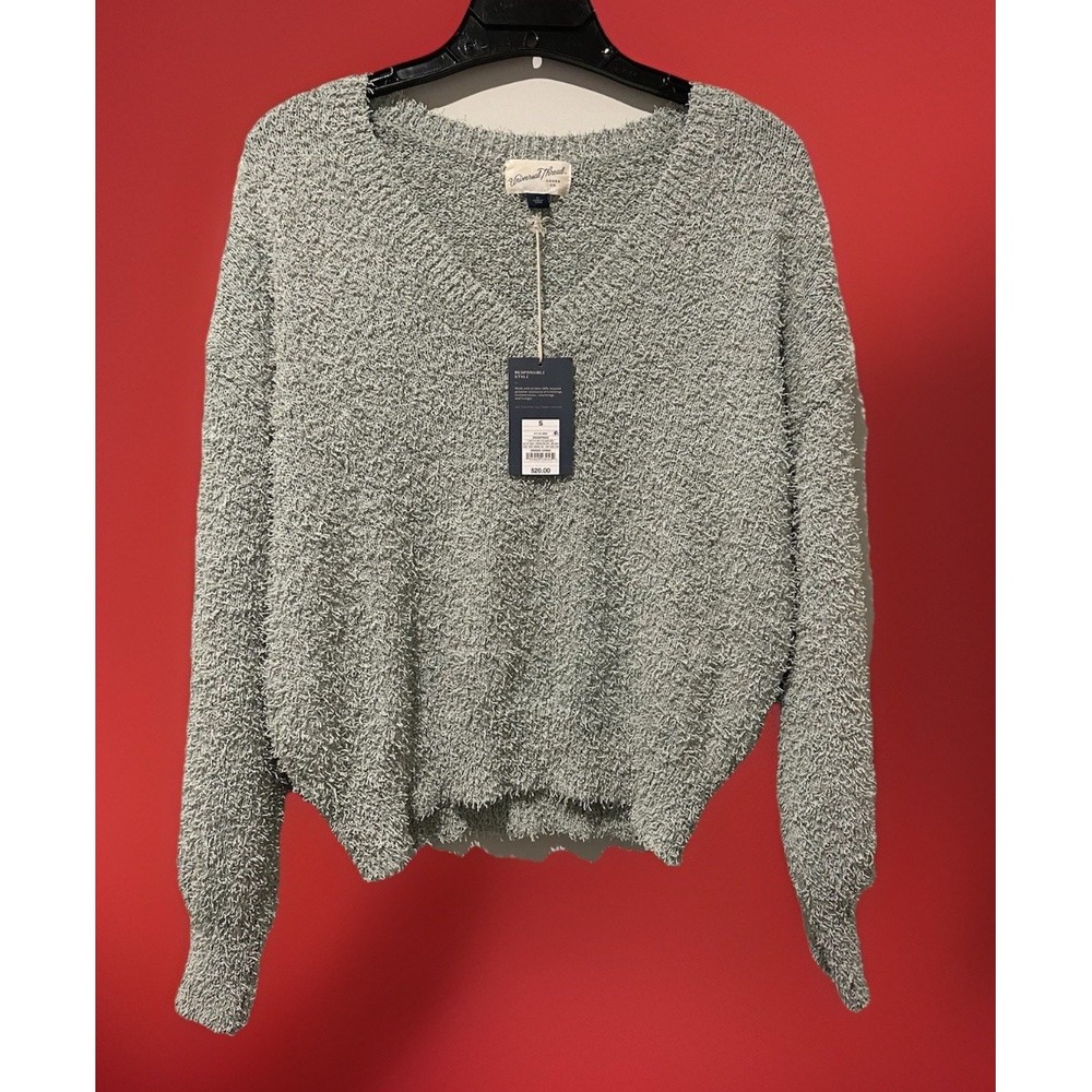 NEW Universal Thread Women's Olive Eyelast Knit Pullover Size Small‎ Sweater NWT